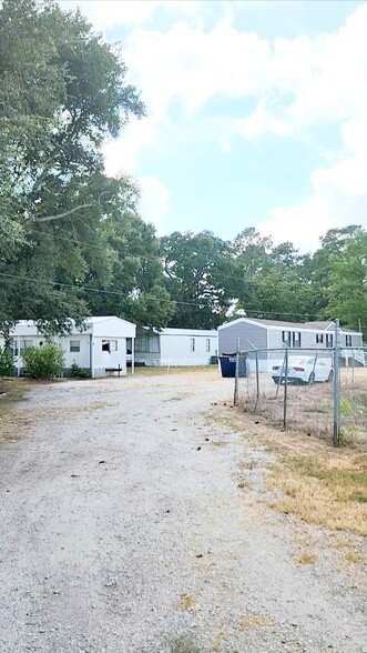 203 W Conyers Street Florence SC 29505 portfolio of 2 properties for sale on LoopNet.co.uk - Building Photo - Image 1 of 23