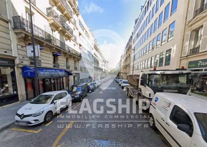 Location Commerce 93 m² - Photo 1