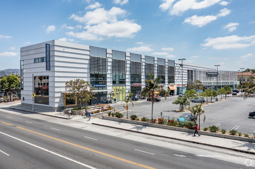 110 S Fairfax Ave, Los Angeles, CA for rent - Building Photo - Image 1 of 2