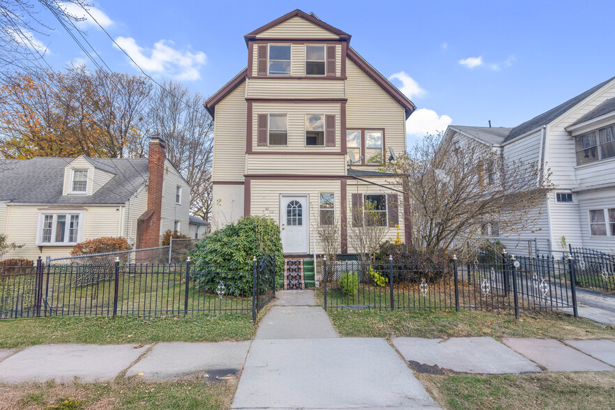 110 Henry St, Hartford, CT for sale - Primary Photo - Image 1 of 17