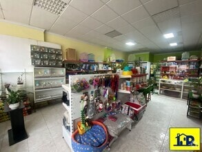 Retail in Cuenca, Cuenca to rent Interior Photo- Image 2 of 6