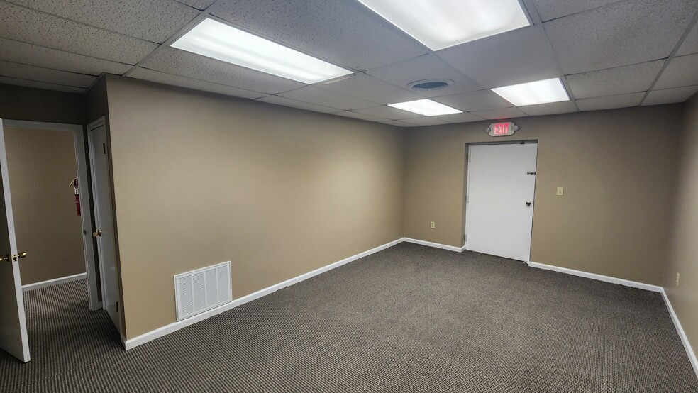 1023 Claude Cir, Huntsville, AL for rent - Building Photo - Image 3 of 11