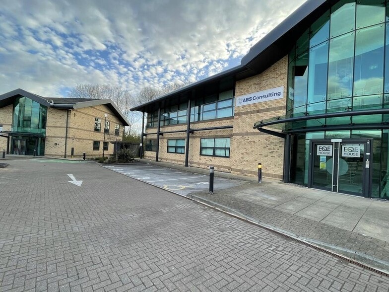 Warrington Rd, Warrington to rent - Building Photo - Image 3 of 4