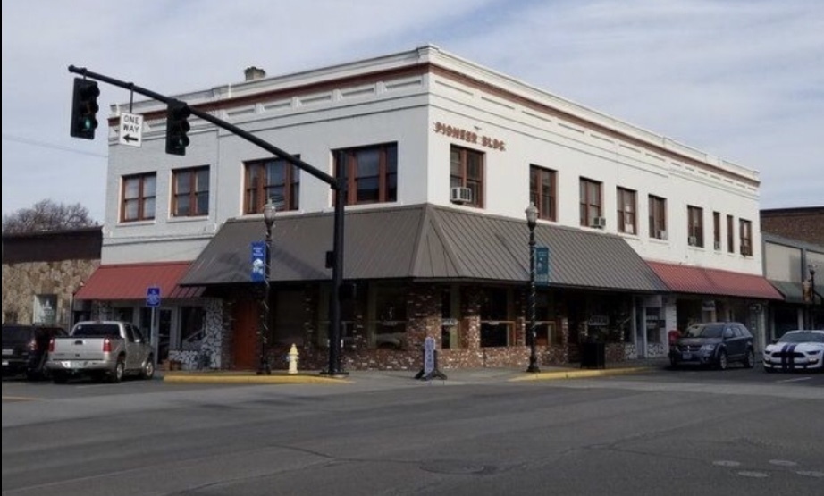 301 E 2nd St, The Dalles, OR for sale - Building Photo - Image 1 of 5