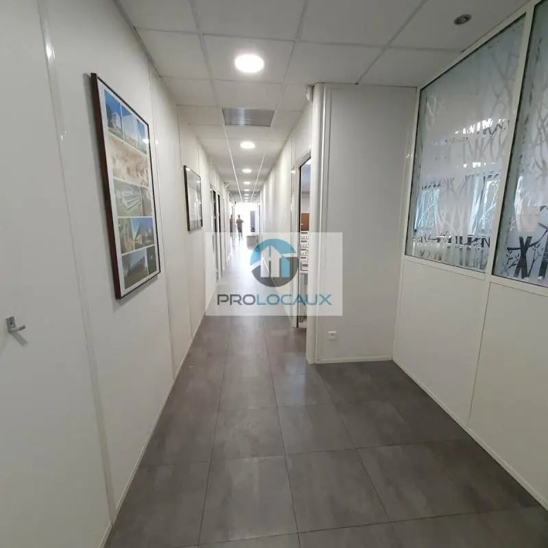 Office in Grenoble to rent Building Photo- Image 1 of 13