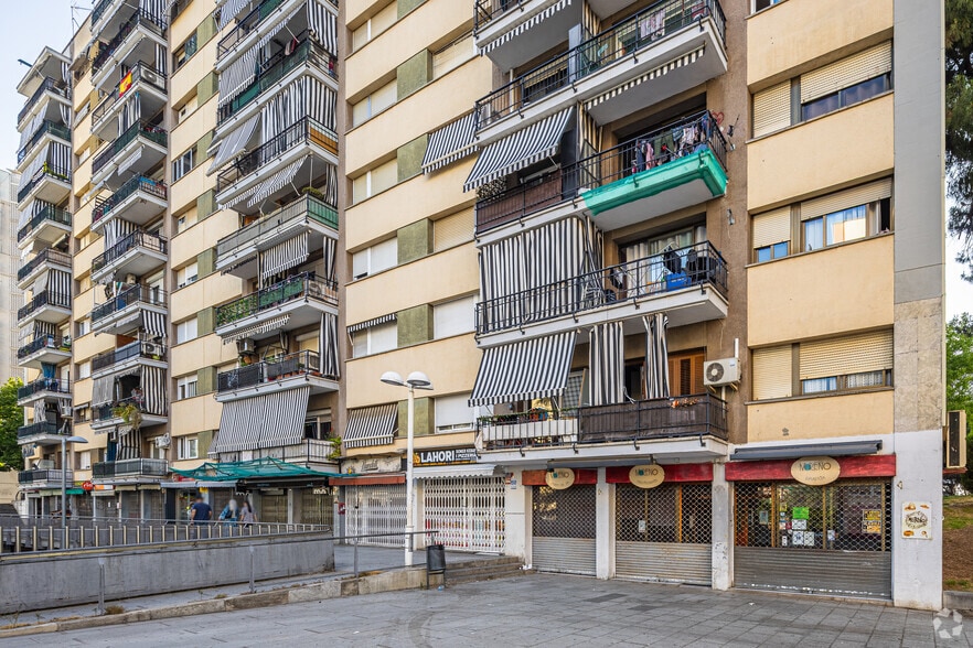 Retail in Rubí, Barcelona to rent - Building Photo - Image 3 of 5