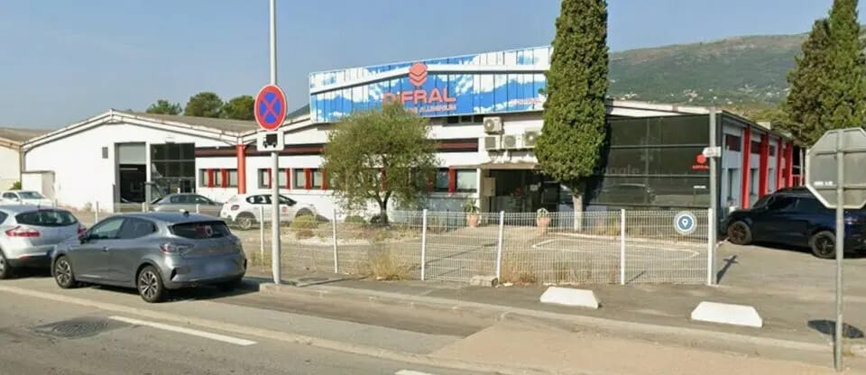 Vente Local d'activités 1 700 m² - Photo 1
