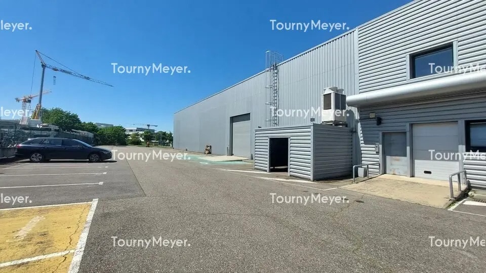Industrial in Toulouse to rent - Building Photo - Image 2 of 6