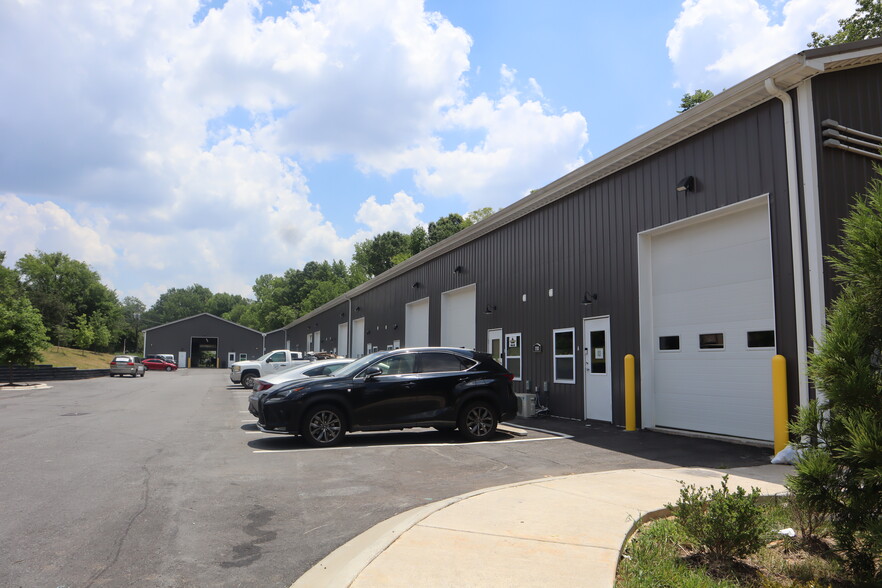 1700 Industrial Center, Charlotte, NC for sale - Building Photo - Image 3 of 23