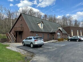 9 Chenoweth Dr, Bridgeport, WV for rent Building Photo- Image 1 of 10