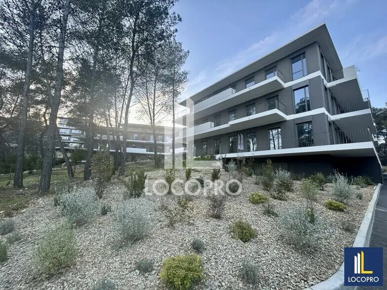 Office in Valbonne to rent - Building Photo - Image 1 of 12