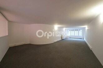 Office in Lyon to rent Interior Photo- Image 2 of 3