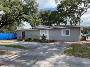 523 S Kings Ave, Brandon, FL for sale Primary Photo- Image 1 of 1