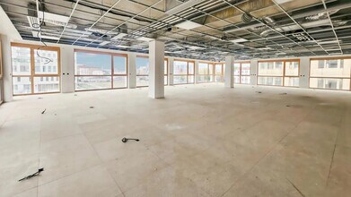 Office in Ivry-sur-Seine to rent Interior Photo- Image 1 of 1