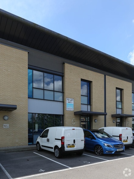 Waterside Ct, Dartford to rent - Building Photo - Image 2 of 2