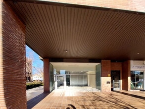 Retail in Madrid, Madrid to rent Interior Photo- Image 1 of 17