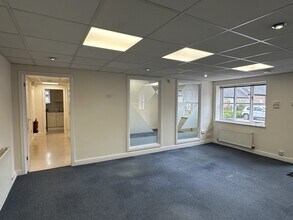 Parkgate Rd, Chester to rent Interior Photo- Image 2 of 8