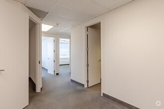 800 E Northwest Hwy, Palatine, IL to rent Interior Photo- Image 2 of 6