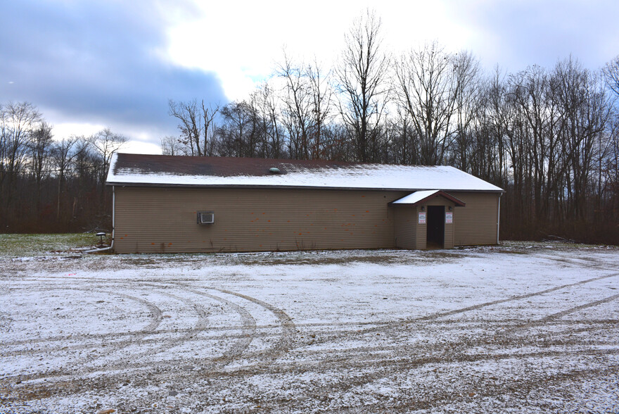 2521 Petroleum Center Rd, Titusville, PA for sale - Building Photo - Image 3 of 43