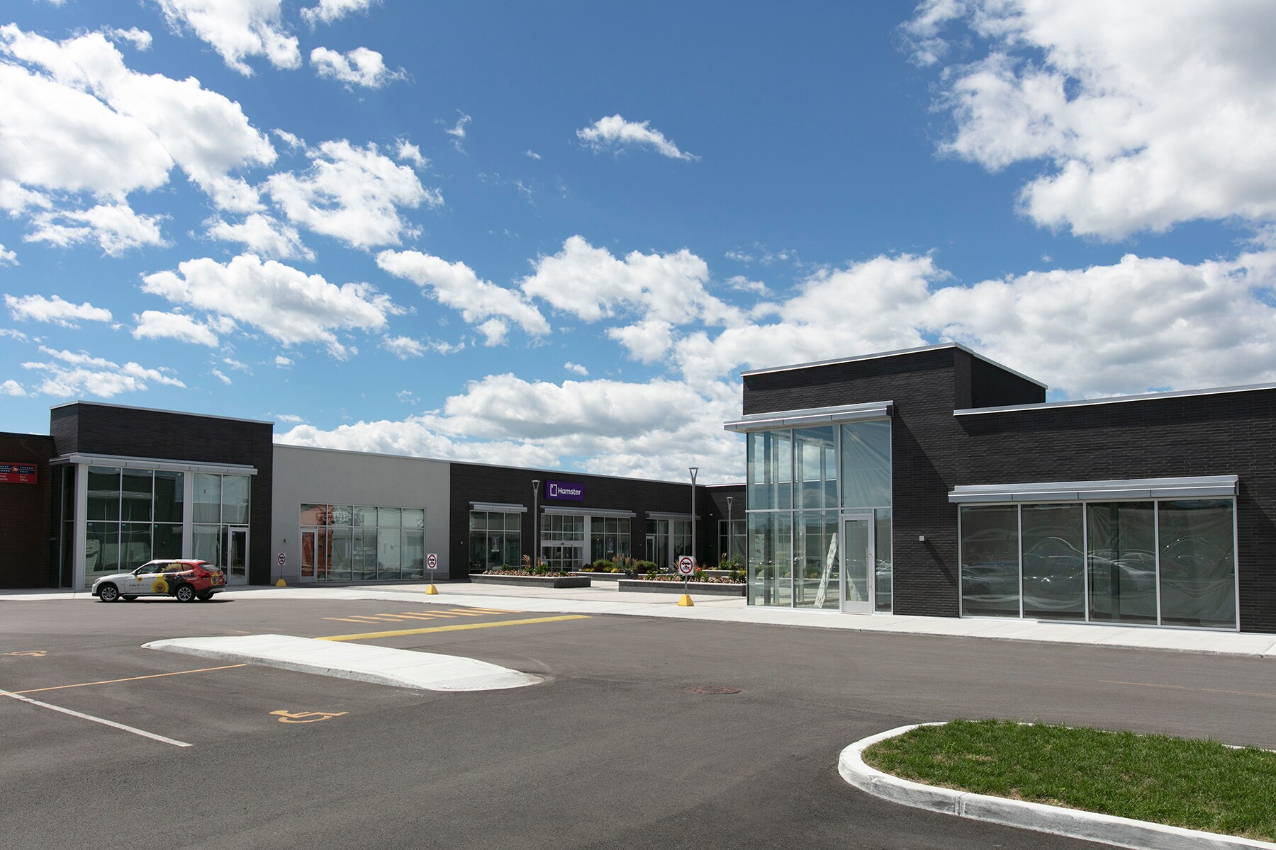 2801 Boul Des Promenades, SainteMartheSurLeLac J0N 1P0 Les