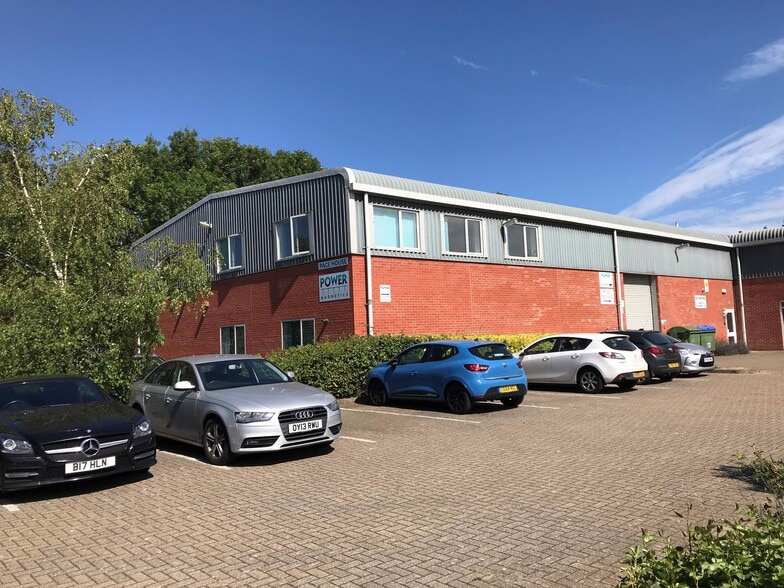 Little Balmer, Buckingham to rent - Building Photo - Image 1 of 2