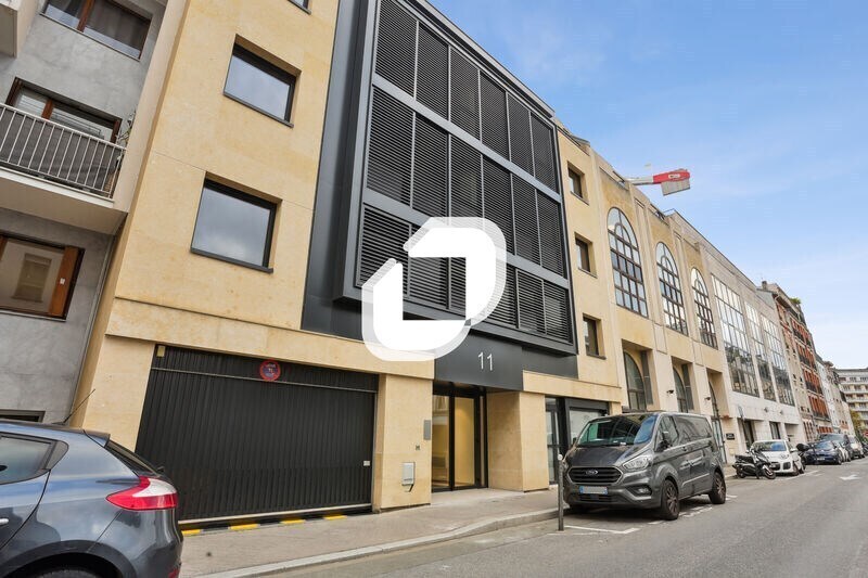 Office in Boulogne-Billancourt for sale Building Photo- Image 1 of 8
