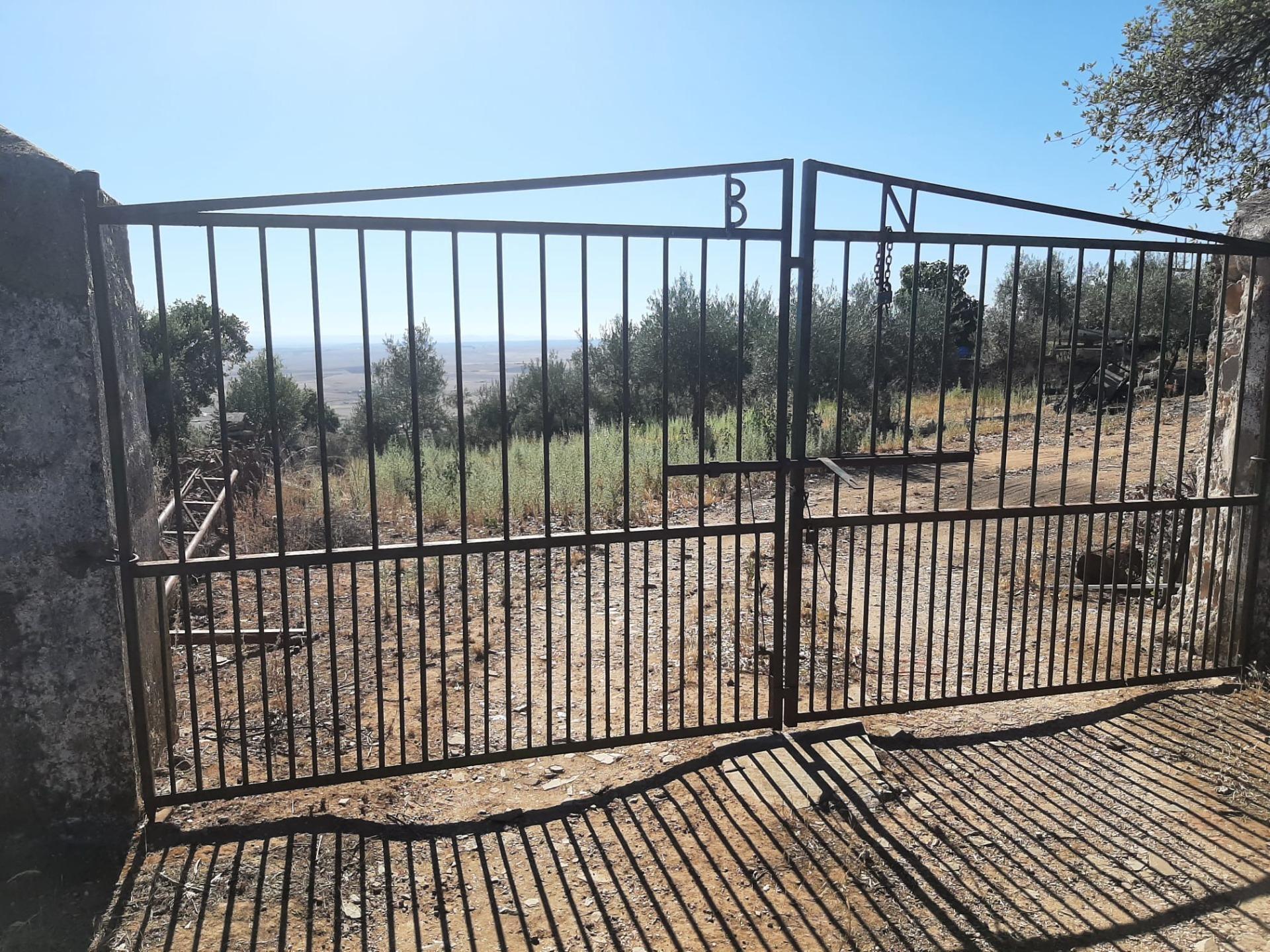 Land in Sierra de Fuentes, Cáceres for sale Primary Photo- Image 1 of 18