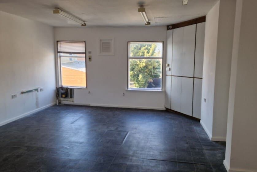 15 Waltham Road, Grimsby to rent Interior Photo- Image 1 of 2