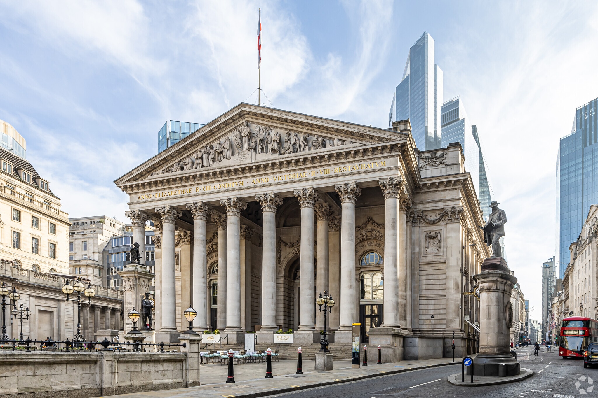 1-3 Royal Exchange Av, London to rent Primary Photo- Image 1 of 26