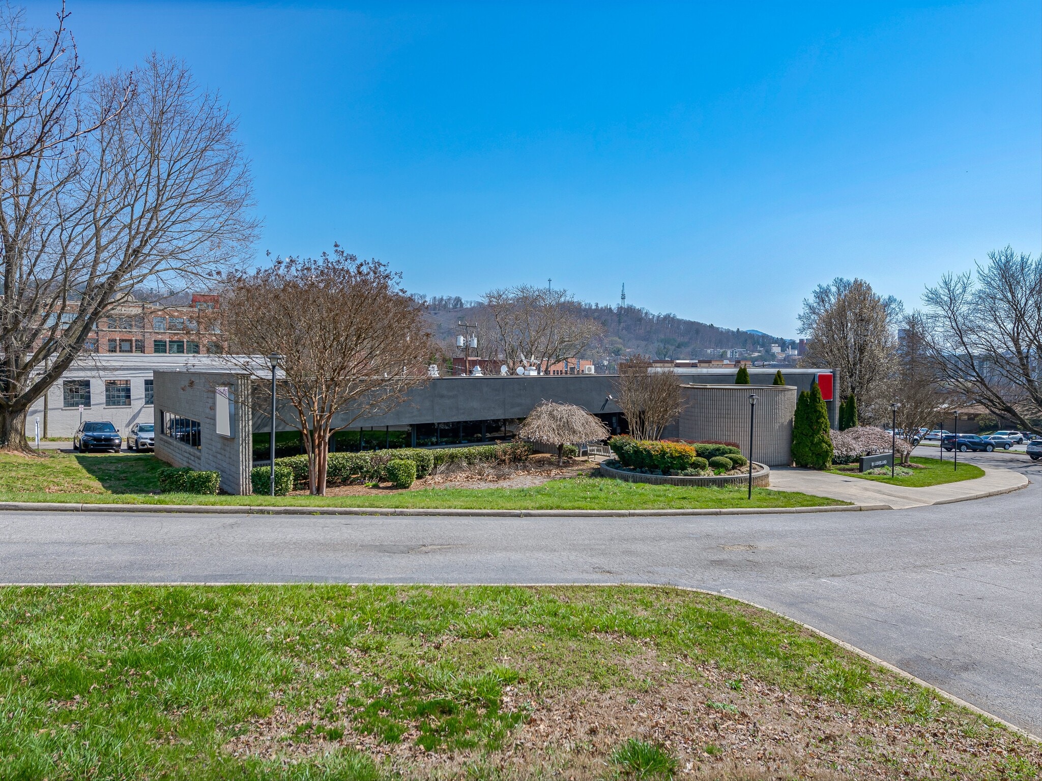86 Asheland Ave, Asheville, NC to rent Building Photo- Image 1 of 46