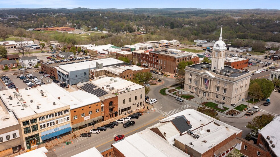 102 W 7th St, Columbia, TN for sale - Building Photo - Image 1 of 1