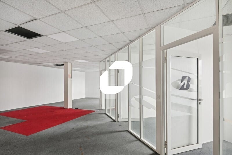 Office in Massy to rent - Building Photo - Image 2 of 14
