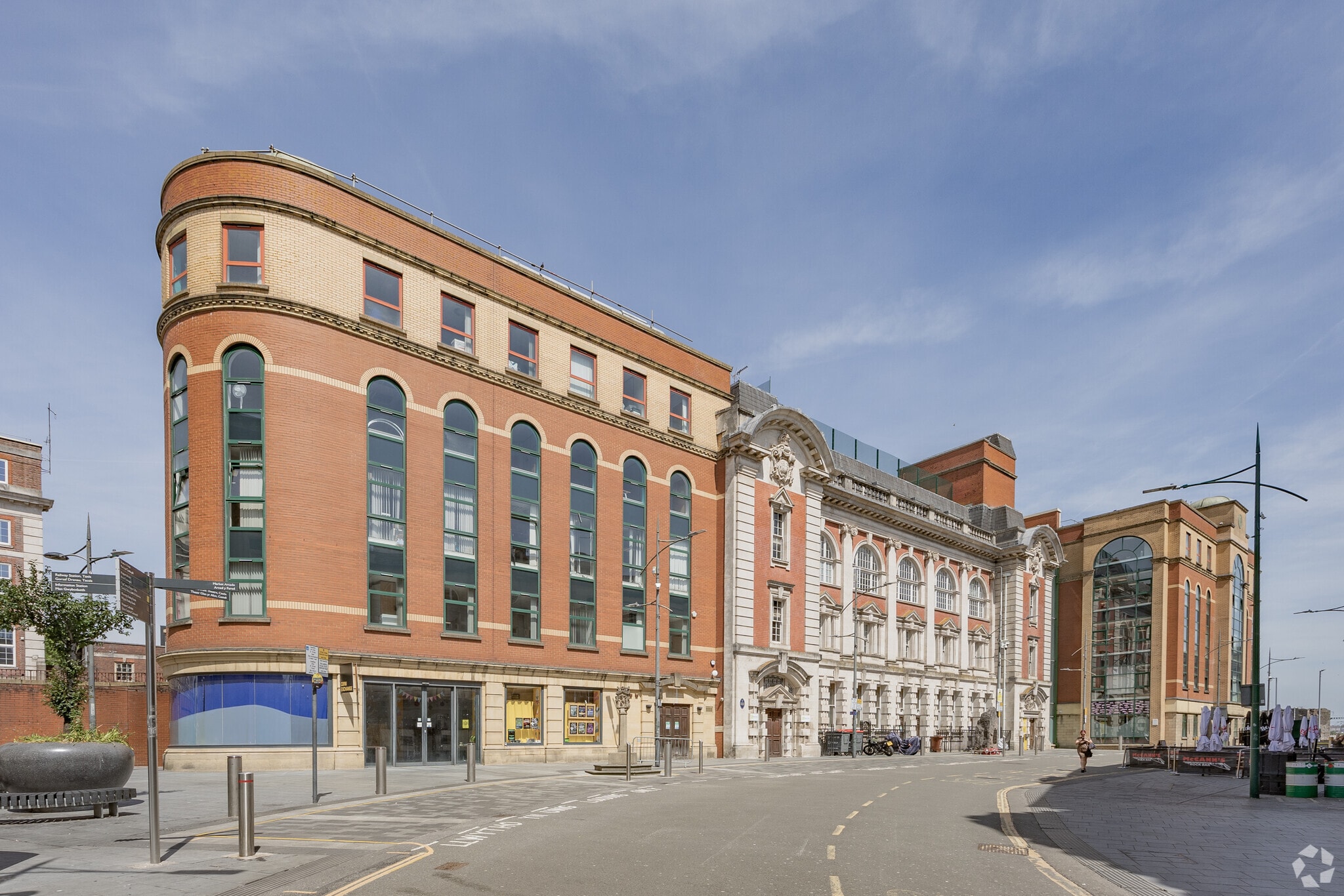 High St, Newport to rent Primary Photo- Image 1 of 6