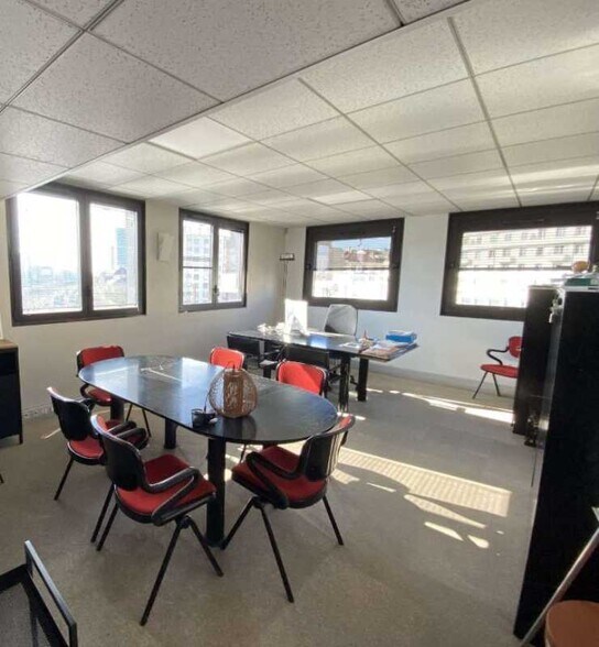 Office in Lyon to rent - Interior Photo - Image 3 of 4