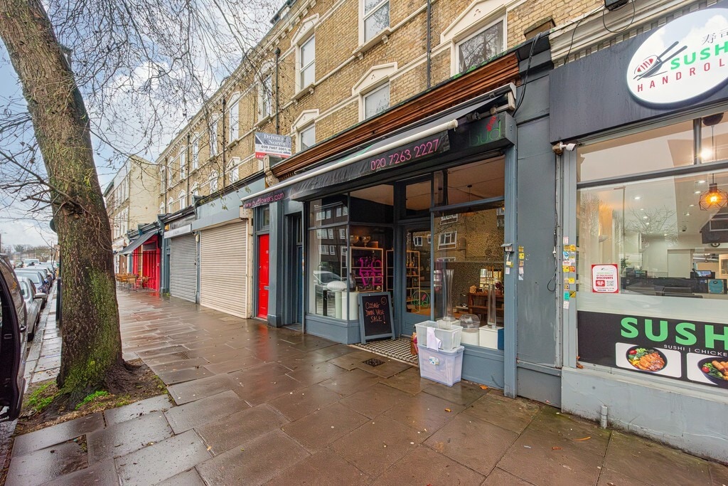 150 Tollington Park, London to rent Building Photo- Image 1 of 12