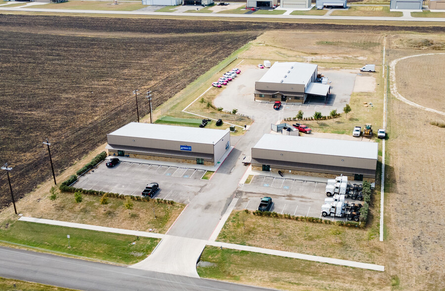 2900 Huber Rd, Seguin, TX for sale - Building Photo - Image 1 of 1