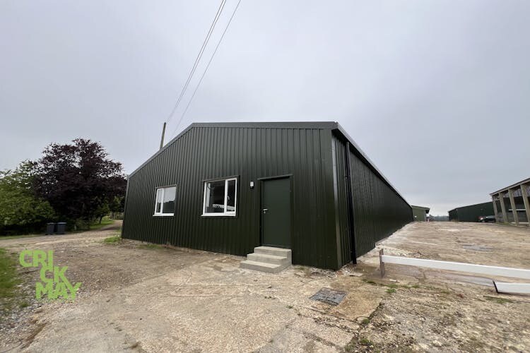 Deaks Lane, Haywards Heath to rent - Building Photo - Image 2 of 3