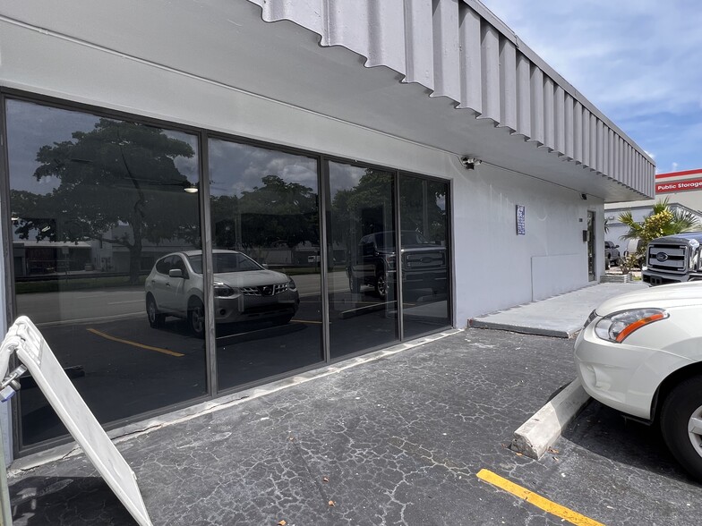 1100 S Dixie Hwy, Hollywood, FL for rent - Building Photo - Image 3 of 18