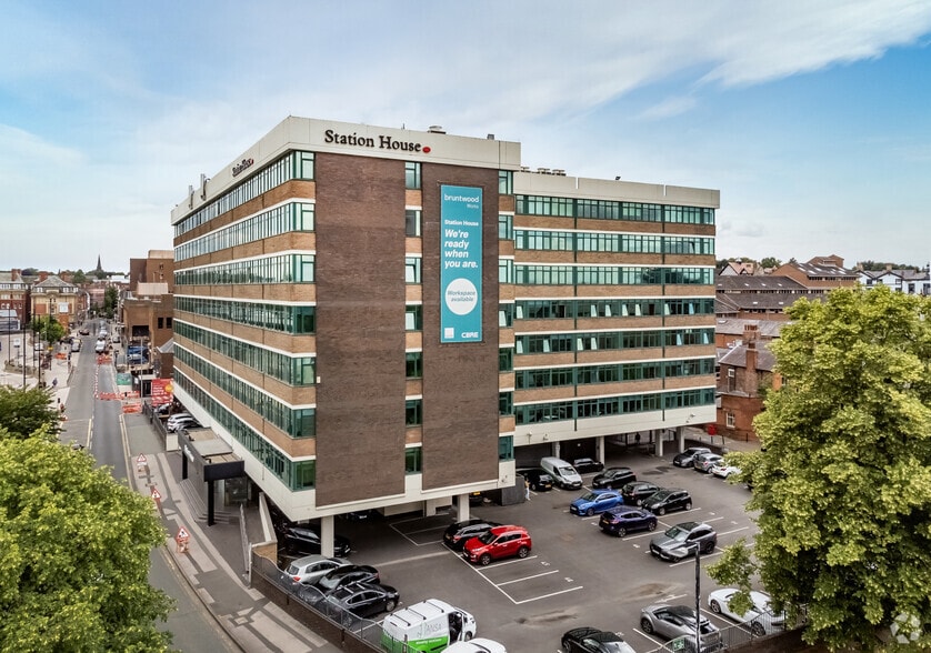 Stamford New Rd, Altrincham to rent - Primary Photo - Image 1 of 21
