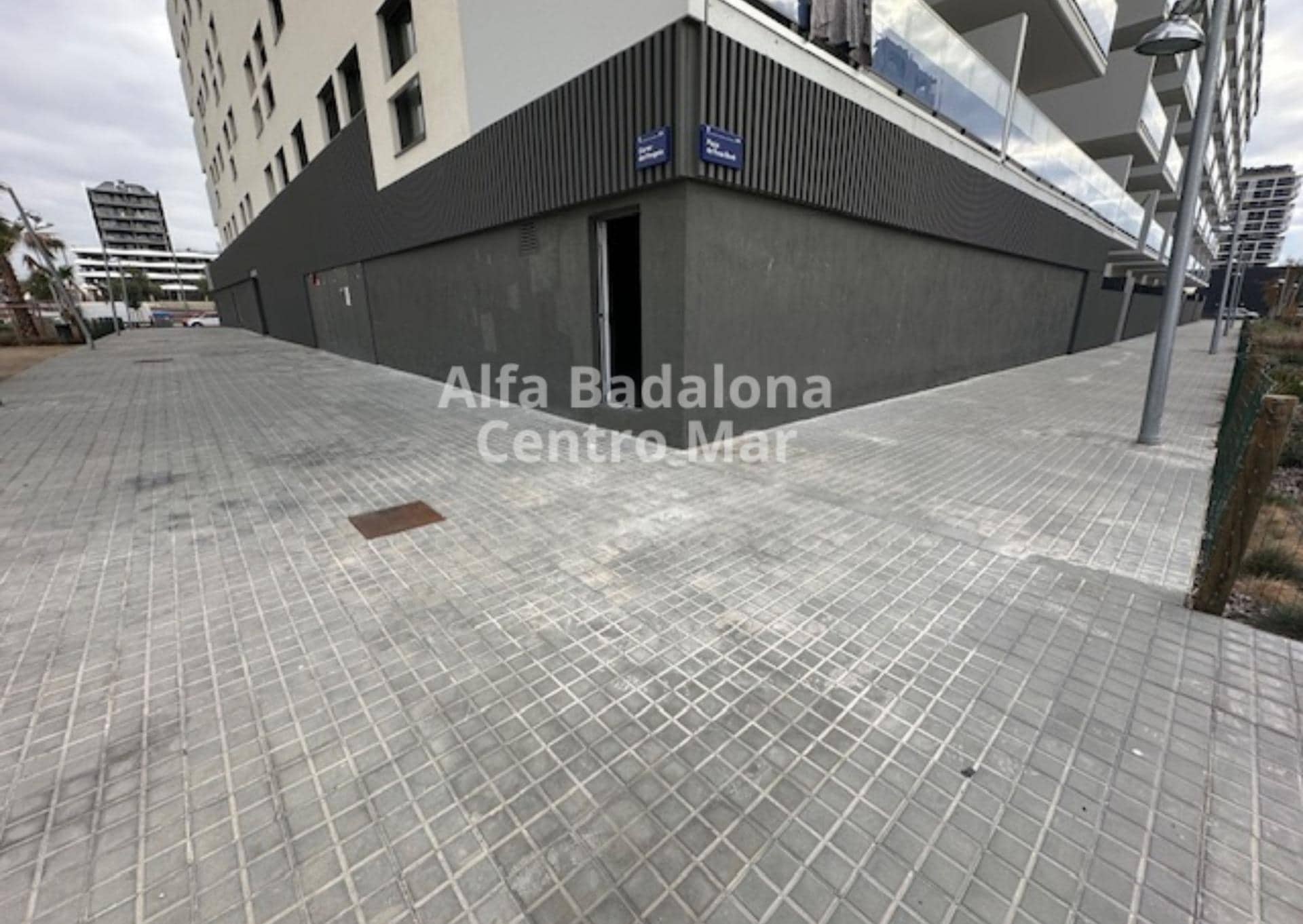 Retail in Badalona, Barcelona to rent Interior Photo- Image 1 of 11