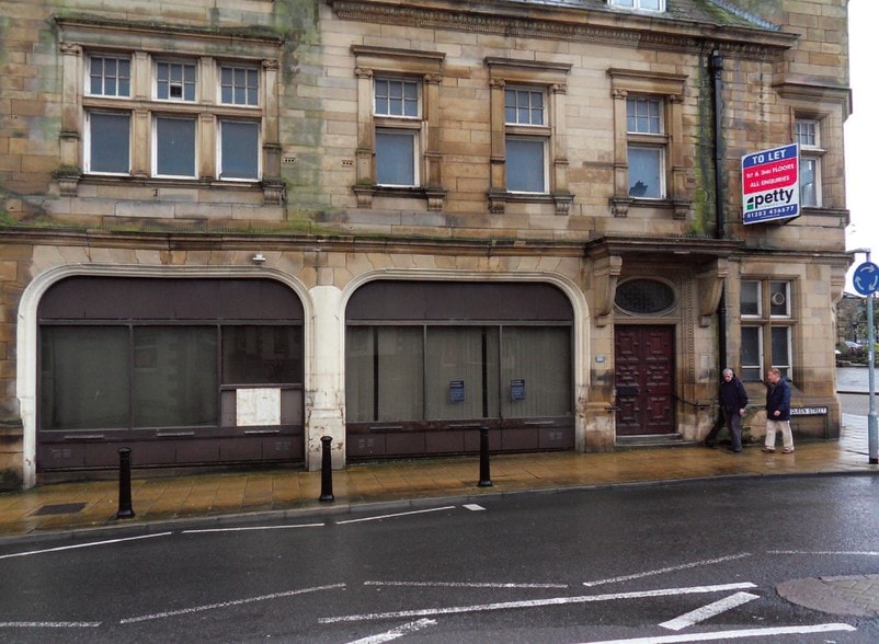 12 Queen St, Great Harwood to rent - Building Photo - Image 2 of 3