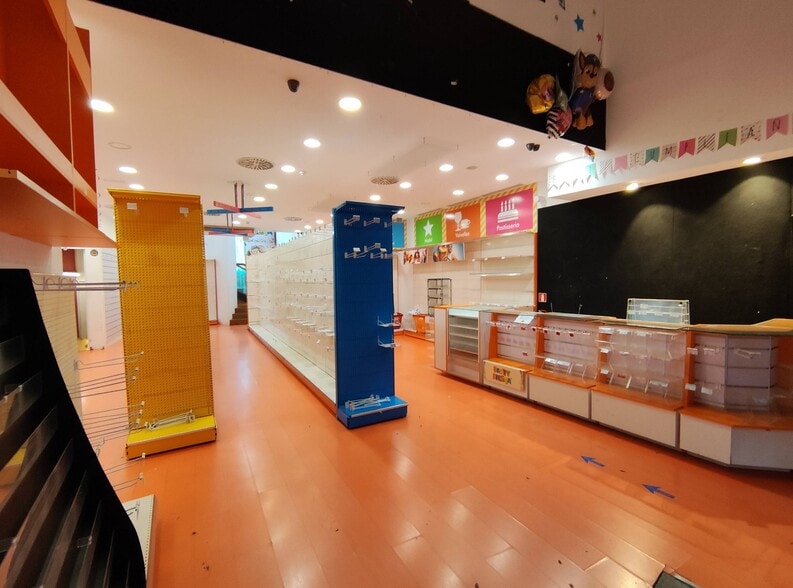 Carrer dels Gavatxons, 15, Terrassa, Barcelona to rent - Interior Photo - Image 2 of 12