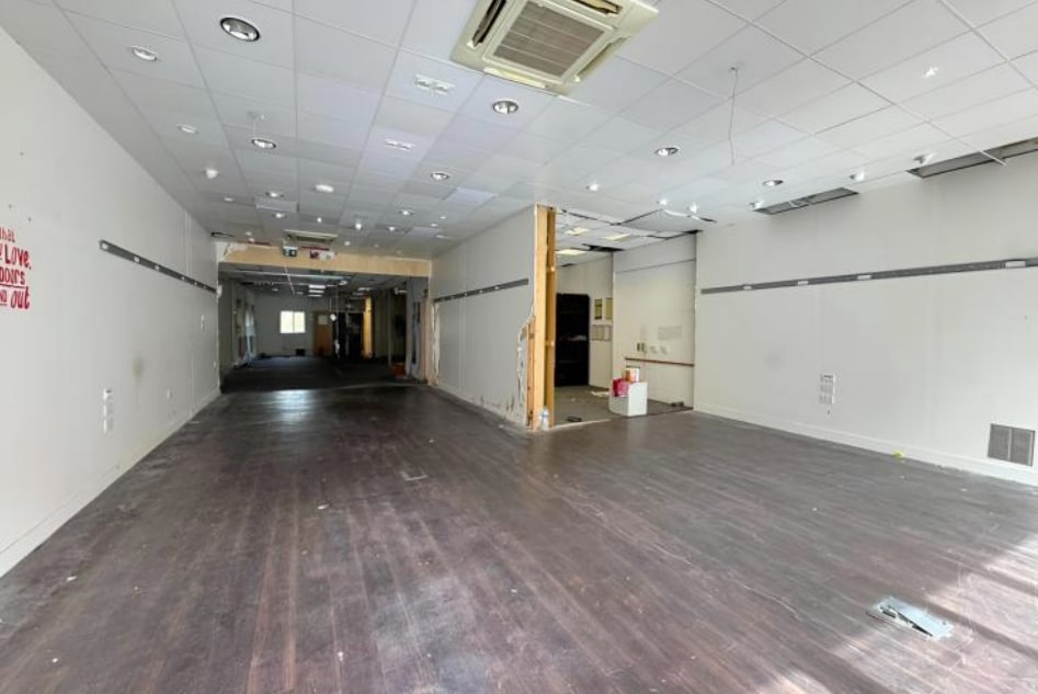 69-69a High St, Ruislip to rent Interior Photo- Image 1 of 2