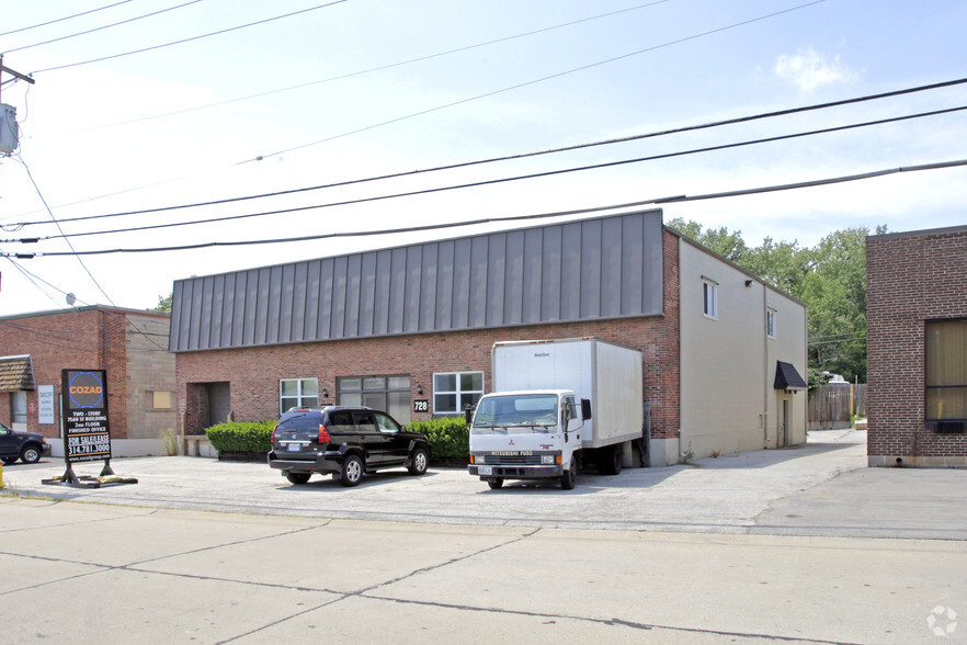 726-728 Hanley Industrial Ct, Brentwood, MO for rent - Primary Photo - Image 1 of 7