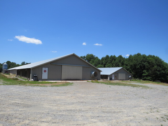 5520 Frosted Cedar Ln, Jonesville, NC for sale - Primary Photo - Image 1 of 1