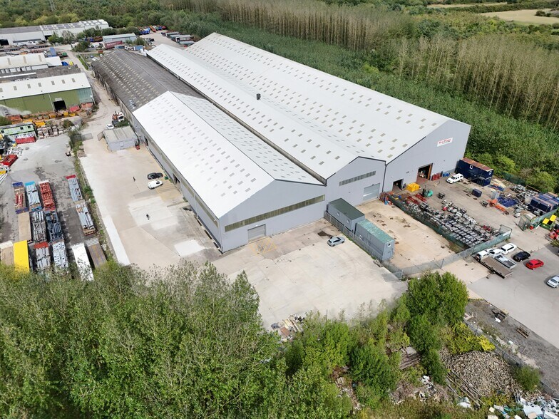 Neills Rd, St Helens to rent - Building Photo - Image 2 of 14