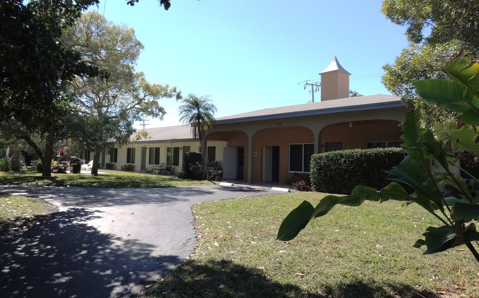 4305 NE 21st Ave, Fort Lauderdale, FL for sale - Building Photo - Image 1 of 1