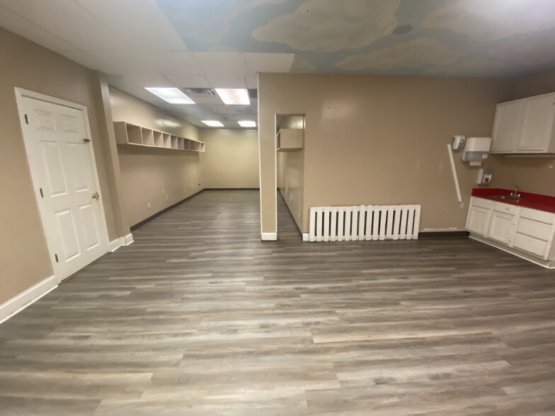 111 W 5th St, Tyler, TX for rent - Interior Photo - Image 2 of 45