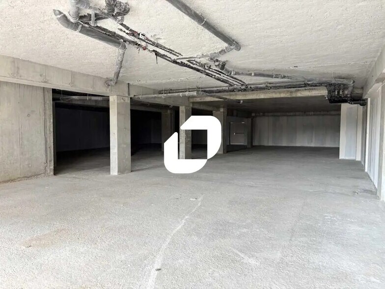 Office in Bordeaux to rent - Interior Photo - Image 2 of 10