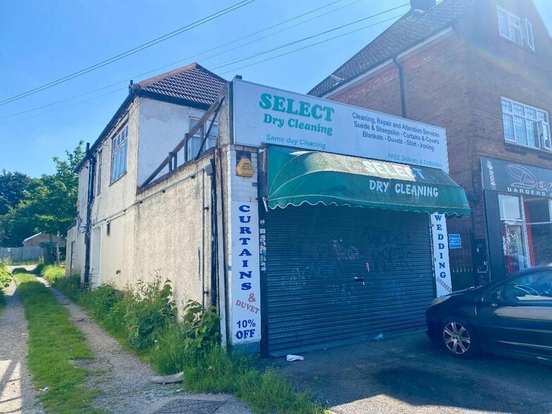 170 Collier Row Ln, Romford for sale - Primary Photo - Image 1 of 1